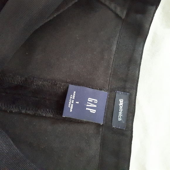 Black Velvet GAP Skirt with a Crystal Jewel - Picture 4 of 5